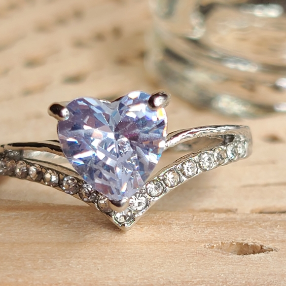 Jewelry - Stunning Ring for sale